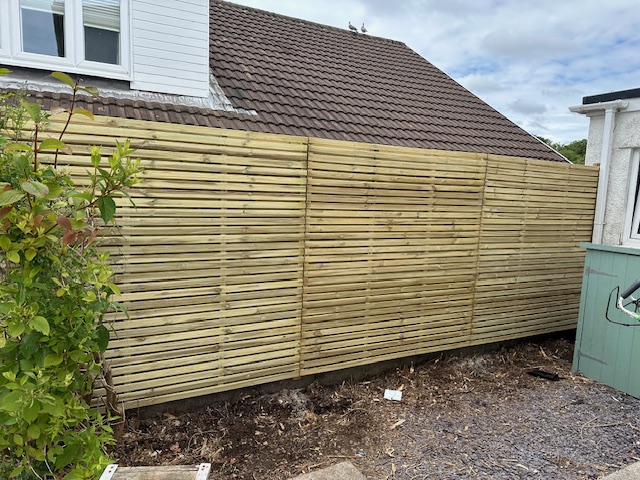 Fencing services Swansea - high-quality wooden fence installation
